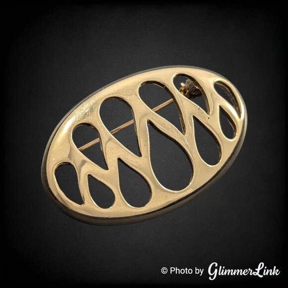 Vintage Monet Openwork Oval Shaped Teardrop Cut Out Gold Tone Brooch - Picture 2 of 9